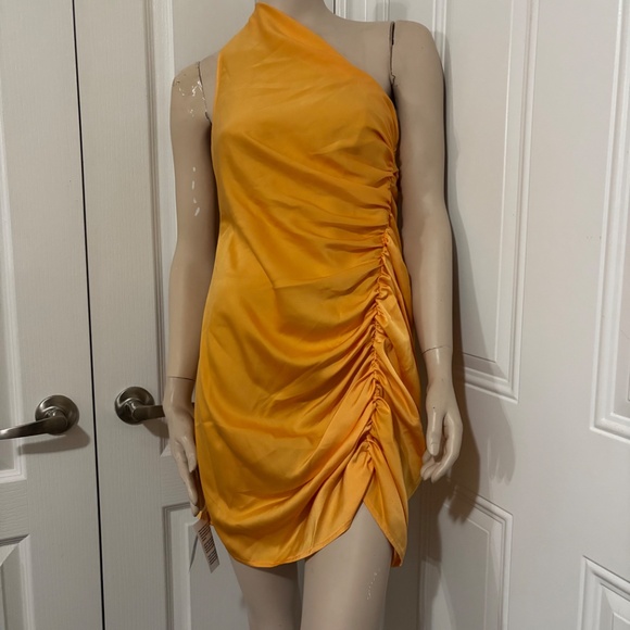 Dress - Picture 5 of 5